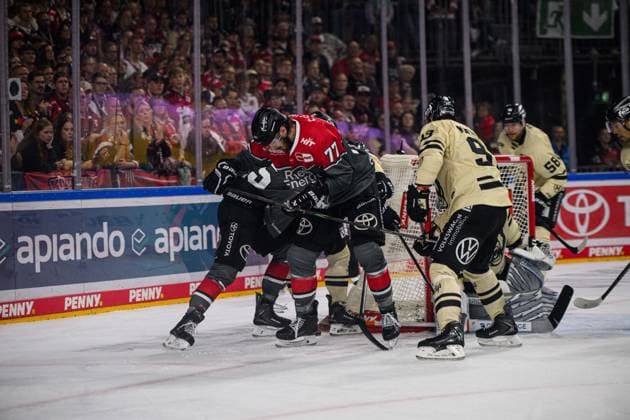 COLOGNE, GERMANY - 18 SEPTEMBER, 2026: - The PENNY DEL Ice hockey, Eishockey match Koelner Haie vs. Grizzlys Wolfsburg at LANXESS arena.  Copyright: xVitaliixKliuievx