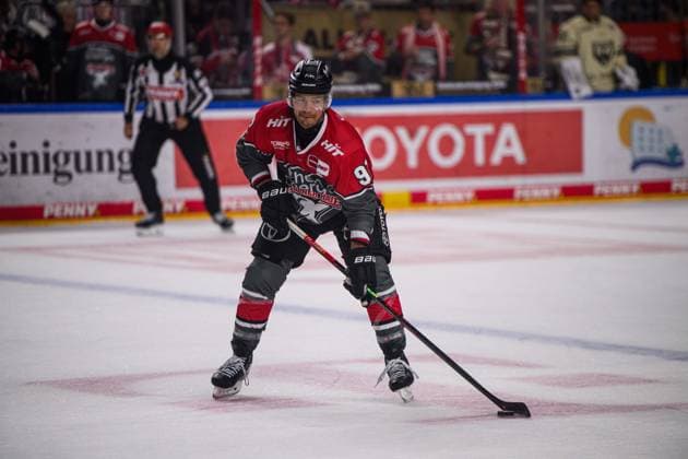 COLOGNE, GERMANY - 18 SEPTEMBER, 2026: Moritz Mueller - The PENNY DEL Ice hockey, Eishockey match Koelner Haie vs. Grizzlys Wolfsburg at LANXESS arena.  Copyright: xVitaliixKliuievx