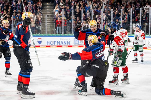 September 18, 2026 Ice Hockey Season 2026–2027 Penny DEL Nuremberg Ice Tigers Icetigers Augsburg Panthers Augsburg ThHa xthxhax Goal celebration, joy, Cheers for Noah Samanski 8, Nuremberg Ice Tigers, NIT, and teammates
