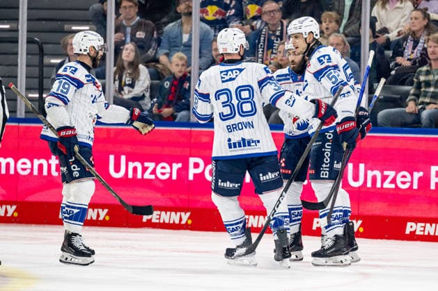 The Mannheim fans cheer for Nicolas Mattinen (Adler Mannheim, 52) after his goal tied the game at 1–1 (GER), EHC Red Bull Munich vs. Adler Mannheim, ice hockey, DEL, 2026–2027 season, Matchday 1, September 18, 2026. Photo: HMB Media, Heike Feiner Copyright: HMBxMedia HeikexFeiner