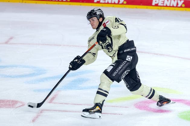 September 18, 2026, Ice Hockey, DEL, Kölner Haie vs. Grizzlys Wolfsburg, Matchday 1, 2026–27 Season, Lanxess Arena, Cologne, Bobby Lynch, Grizzlys Wolfsburg, 49, North Rhine-Westphalia, Germany