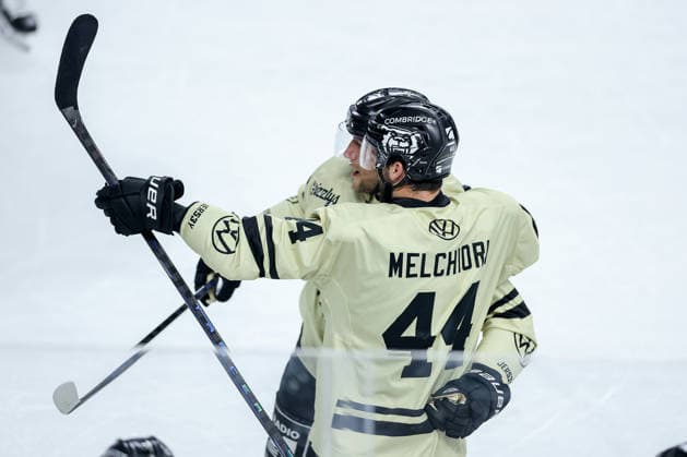 September 18, 2026, Ice Hockey, DEL, Kölner Haie vs. Grizzlys Wolfsburg, Matchday 1, 2026–27 Season, Lanxess Arena, Cologne: Celebrations after the 3–3 goal by Tyler Gaudet (No. 58, Grizzlys Wolfsburg) alongside Julian Melchiori (No. 44, Grizzlys Wolfsburg), North Rhine-Westphalia, Germany