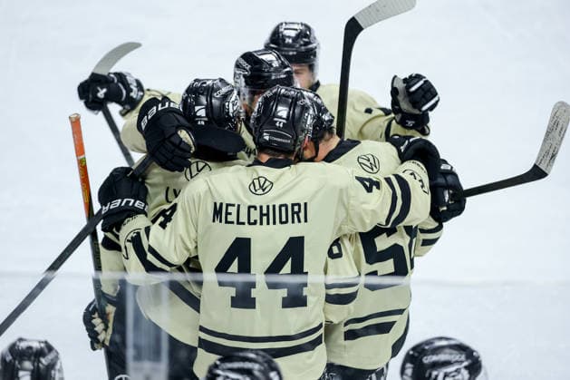 September 18, 2026, Ice Hockey, DEL, Kölner Haie vs. Grizzlys Wolfsburg, Matchday 1, 2026–27 Season, Lanxess Arena, Cologne: Celebrations after the 3–3 goal by Tyler Gaudet (No. 58, Grizzlys Wolfsburg) alongside Julian Melchiori (No. 44, Grizzlys Wolfsburg), North Rhine-Westphalia, Germany