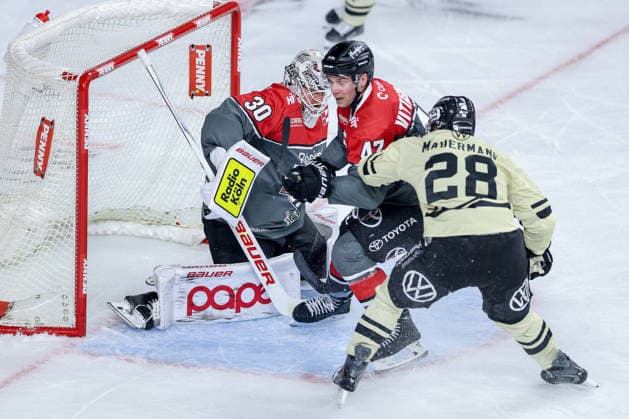 September 18, 2026, Ice Hockey, DEL, Kölner Haie vs. Grizzlys Wolfsburg, Matchday 1, 2026–27 Season, Lanxess Arena, Cologne; Goalie Janne Juvonen, Kölner Haie, 30; Veli Matti Vittasmäki, Kölner Haie, 47; Ross Mauermann, Grizzlys Wolfsburg, 28; North Rhine-Westphalia, Germany