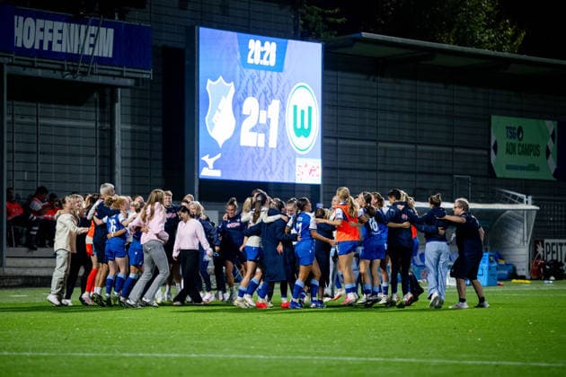 September 18, 2026, GER, Soccer, Women s, Google Pixel 1 Bundesliga, 2026–2027 Season, Matchday 4, TSG 1899 Hoffenheim vs. VfL Wolfsburg: Players including Milena Röder (Hoffenheim, 16) and Linda Natter (Hoffenheim, 11) celebrate the victory; behind them, the final score of 2–1 is displayed on the LED scoreboard, DFB and DFL regulations prohibit any use of photographs as image sequences and or quasi-video. Hoffenheim, Dietmar Hopp Stadium, Baden-Württemberg, Germany Copyright: xNordphoto Memmlerx