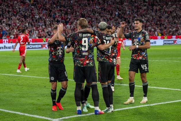 Soccer, Men s, 2026–2027 Season, Bundesliga 1, Matchday 4, FC Bayern Munich 1 FC Union Berlin; from left: Joshua Kimmich (Bayern Munich), Josip Stanisic (Bayern Munich), Harry Kane (Bayern Munich), Luis Diaz (Bayern Munich), Aleksandar Pavlovic (Bayern Munich); celebration after the 2–0 goal, September 18, 2026, Copyright: xMatthiasxKochx