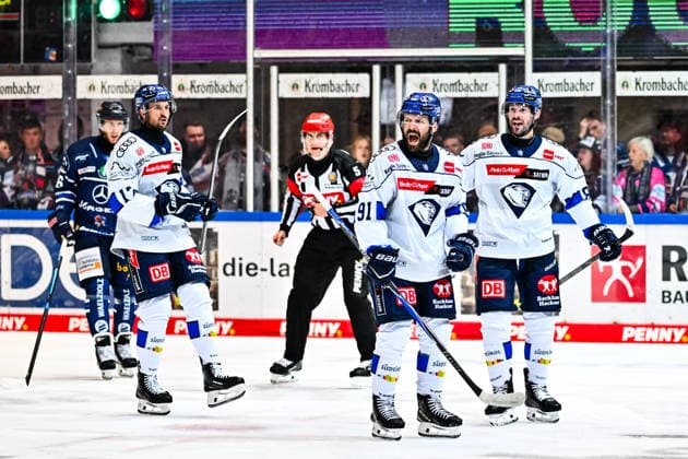 Goal celebration, cheers, joy from goal scorer Riley Sheen, ERC Ingolstadt, 91; Austen Keating, ERC Ingolstadt, 89, GER; Iserlohn Roosters vs. ERC Ingolstadt, ice hockey, Penny DEL, Matchday 1, 2026–2027 season, September 19, 2026, GER, Iserlohn Roosters vs. ERC Ingolstadt, Ice Hockey, Penny DEL, Matchday 1, 2026–2027 season, September 19, 2026, Iserlohn Copyright: xJonasxBrockmann Eibner-Pressefotx EP_JBN