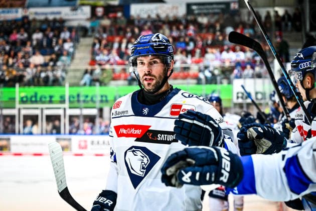 Goal celebration, cheers, joy as goal-scorer Austen Keating of ERC Ingolstadt, 89, GER, Iserlohn Roosters vs. ERC Ingolstadt, ice hockey, Penny DEL, Matchday 1, 2026–2027 season, September 19, 2026, GER, Iserlohn Roosters vs. ERC Ingolstadt, Ice Hockey, Penny DEL, Matchday 1, 2026–2027 Season, September 19, 2026, Iserlohn Copyright: xJonasxBrockmann Eibner-Pressefotx EP_JBN