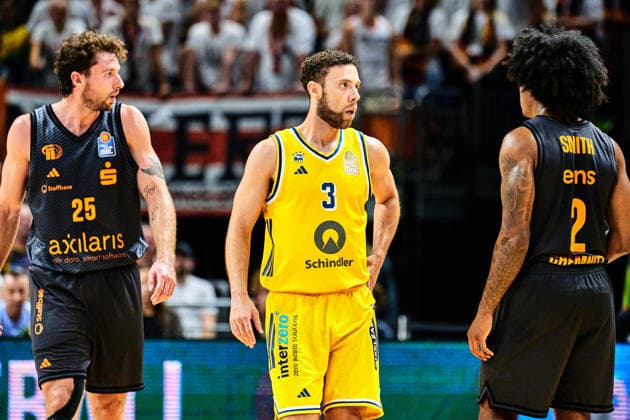 BENJAMIN BURNHAM Chemnitz 99, 25, Jordan Ford ALBA BERLIN, 03, STEFAN SMITH Chemnitz 99, 02, GER, ALBA Berlin vs. Chemnitz 99, Men’s Basketball, easy Credit BBL, 2026–27 Season, Matchday 1, September 18, 2026 GER, ALBA Berlin vs. Chemnitz 99, Men s Basketball, easyCredit BBL, 2026–27 Season, Matchday 1, September 18, 2026 Berlin Copyright: xClaudiusxRauch,xEibner-Pressefotox xClaudiusxRauchx EP_CRH