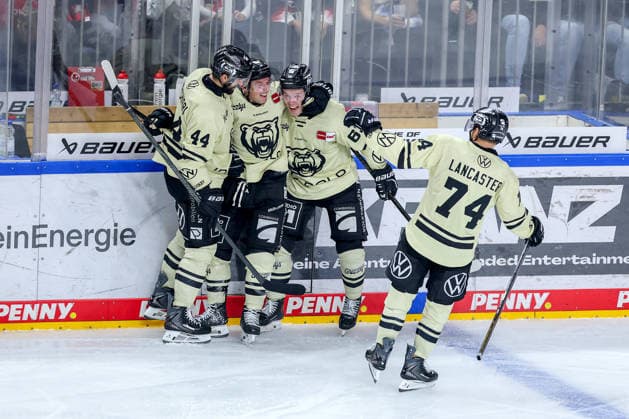 September 18, 2026, Ice Hockey, DEL, Kölner Haie vs. Grizzlys Wolfsburg, Matchday 1, 2026–27 Season, Lanxess Arena, Cologne: Celebrations after the goal that made it 5–3 by Tyler Morley (Grizzlys Wolfsburg 86), along with Julian Melchiori (Grizzlys Wolfsburg 44), Luis Schinko (Grizzlys Wolfsburg 63), and Les Lancaster (Grizzlys Wolfsburg 74), North Rhine-Westphalia, Germany