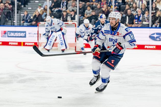 Brooks Macek, Adler Mannheim, 13 (GER), EHC Red Bull Munich vs. Adler Mannheim, Ice Hockey, DEL, 2026–2027 Season, Matchday 1, September 18, 2026. Photo: HMB Media, Heike Feiner Copyright: HMBxMedia HeikexFeiner