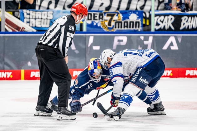Linesman Jonas Reinold officiates a faceoff between Lucas Thaler of EHC Red Bull Munich, No. 48, and Luke Esposito of Adler Mannheim, No. 19 (GER), EHC Red Bull Munich vs. Adler Mannheim, ice hockey, DEL, 2026–2027 season, Matchday 1, September 18, 2026 Photo: HMB Media, Heike Feiner Copyright: HMBxMedia HeikexFeiner
