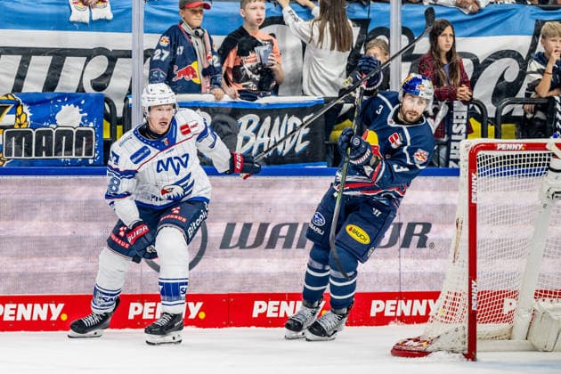 Face-off between Patrick Brown of Adler Mannheim, 38, and Lukas Klok of EHC Red Bull Munich, 03 GER; EHC Red Bull Munich vs. Adler Mannheim, ice hockey, DEL, 2026–2027 season, Matchday 1, September 18, 2026 Photo: HMB Media, Heike Feiner Copyright: HMBxMedia HeikexFeiner