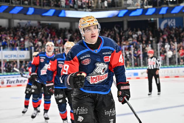 Penny DEL Nuremberg Ice Tigers vs. Augsburg Panthers, September 18, 2026 NUREMBERG, GERMANY September 18 Cheers from the home crowd after Thomas HEIGL’s goal to make it 3–1 Nuremberg Ice Tigers 49 Goal Scorer Joy Happy during the Penny DEL match between the Nuremberg Ice Tigers and the Augsburg Panthers on Matchday 1 at the PSD Bank Nuremberg Arena Copyright: xBEAUTIFULxSPORTS Goldbergx