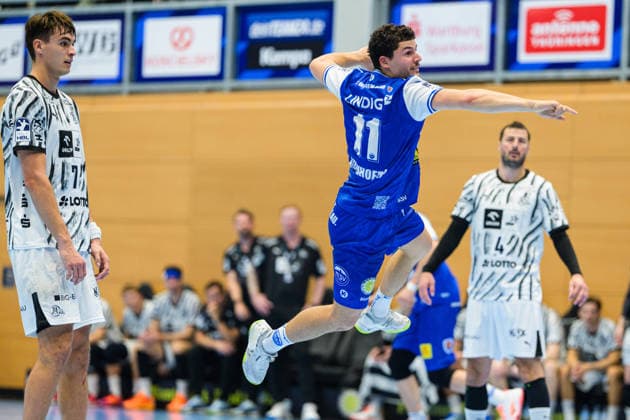 Gian Attenhofer, ThSV Eisenach, 11; Julian Koester, THW Kiel, 07; Domagoj Duvnjak, THW Kiel, 04 (GER), ThSV Eisenach vs. THW Kiel, 1st Opel Handball Bundesliga, Handball, Matchday 5, 2026–2027 season, 8:00 p.m., September 18, 2026 GER, ThSV Eisenach vs. THW Kiel, 1st Opel Handball Bundesliga, Handball, Matchday 5, 2026–2027 season, 8:00 p.m., September 18, 2026, Eisenach Copyright: xMartinxHerbstx