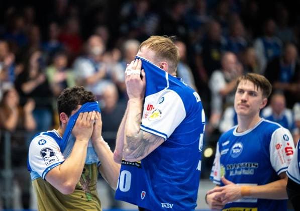 HANDBALL OPEL HBL MATCHDAY 5 THSV EISENACH THW KIEL ** FOR EDITORIAL PURPOSES ONLY ** EDITORIAL USE ONLY ** p September 18, 2026 Eisenach Handball Opel Handball 1st Bundesliga Season 2026–2027 Werner Assmann Hall Matchday 5 ThSV Eisenach vs. THW Kiel in the photo: Disappointment after the game by Gian Attenhofer 11 ThSV Eisenach, Dominik Solak 30 ThSV Eisenach, and Oskar Joelsson 3 ThSV Eisenach Germany Thuringia Eisenach Copyright SaschaxFromm Copyright: SaschaxFromm doc87nrgwfl0jd1m50cnu3 ,EDITORIAL USE ONLY Copyright: SaschaxFromm