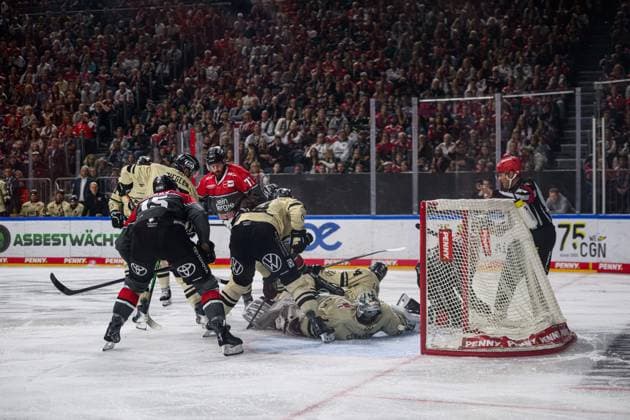 COLOGNE, GERMANY - 18 SEPTEMBER, 2026: - The PENNY DEL Ice hockey, Eishockey match Koelner Haie vs. Grizzlys Wolfsburg at LANXESS arena.  Copyright: xVitaliixKliuievx