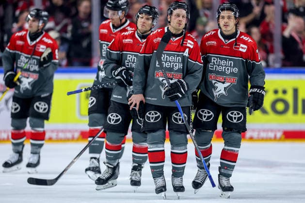 September 18, 2026, Ice Hockey, DEL, Kölner Haie vs. Grizzlys Wolfsburg, Matchday 1, 2026–27 Season, Lanxess Arena Cologne, September 18, 2026, Ice Hockey, DEL, Kölner Haie vs. Grizzlys Wolfsburg, Matchday 1, 2026–27 Season, Lanxess Arena, Cologne Disappointed faces after the 4–8 loss Juhani Tyrväinen (Cologne Sharks, 21) next to Daniel Fischbuch (Cologne Sharks, 71) North Rhine-Westphalia, Germany