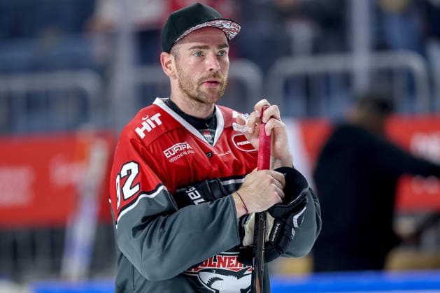 September 18, 2026, Ice Hockey, DEL, Kölner Haie vs. Grizzlys Wolfsburg, Matchday 1, 2026–27 Season, Lanxess Arena, Cologne, September 18, 2026, Ice Hockey, DEL, Kölner Haie vs. Grizzlys Wolfsburg, Matchday 1, 2026–27 Season, Lanxess Arena, Cologne. Disappointed faces after the 4–8 loss for Marcel Noebel’s Kölner Haie. 92, North Rhine-Westphalia, Germany