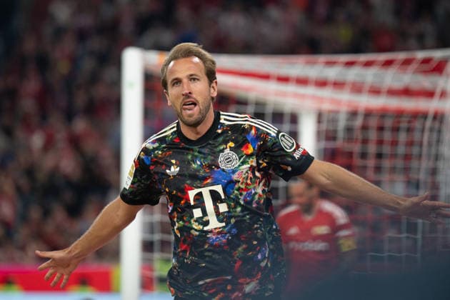 GER, Bavaria, Munich, Soccer, FC Bayern Munich vs. 1. FC Union Berlin, at the Allianz Arena, Munich, Bundesliga, Matchday 4, September 18, 2026, v l Harry Kane, FC Bayern Munich, 9, goal celebration, joy, emotions, cheering, celebration, goal scored, Celebrate, goal celebration, joy, emotions, celebration, cheering, goal scored, celebrate, portrait, single image, cutout, regarding the 4-0 score: DFL and DFB regulations prohibit any use of photographs as image sequences and or quasi-video, Copyright: HMB-Media MichaelxNibel