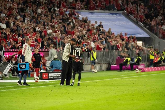 September 18, 2026: Soccer match between FC Bayern Munich and Union Berlin, Matchday 4 of the Bundesliga at the Allianz Arena in Munich. Interview with Vincent Kompany, coach of FC Bayern Munich, and Michael Olise of FC Bayern Munich, 17 with the score at 5–0 IMPORTANT NOTICE: In accordance with DFL and DFB regulations, it is prohibited to use or allow the use of photographs taken in the stadium and or during the game in the form of sequential images and or video-like photo series. Copyright: xJamesxZabelx