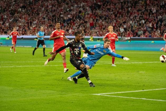 September 18, 2026: Soccer – FC Bayern Munich vs. Union Berlin, Matchday 4 of the Bundesliga at the Allianz Arena in Munich. Shot on goal by Michael Olise (FC Bayern Munich), 17–6 0 IMPORTANT NOTICE: In accordance with DFL and DFB regulations, it is prohibited to use or allow the use of photographs taken in the stadium and or during the game in the form of sequential images and or video-like photo series. Copyright: xJamesxZabelx