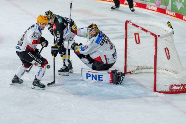 Maxim Rausch, Fischtown Pinguins Bremerhaven, 53; Tanner Kero, Krefeld Pinguine, 16 (with one shot on goal); Kristers Gudlevskis, Fischtown Pinguins Bremerhaven, 30 saves; Krefeld Pinguine vs. Pinguins Bremerhaven, ice hockey, PENNY DEL, Matchday 1, 2026–2027 Season, September 18, 2026: Krefeld Pinguine vs. Pinguins Bremerhaven, Ice Hockey, PENNY DEL, Matchday 1, 2026–2027 Season, September 18, 2026, Krefeld Copyright: xEibner-Pressefoto LukasxBaldygax EP_LBA