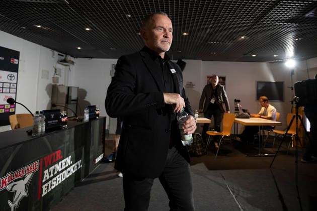 PENNY DEL 1 Cologne Sharks vs. Grizzly Wolfsburg, Cologne, September 18, 2026 Thomas Berglund, Head Coach of the Cologne Sharks, PENNY DEL 1 Cologne Sharks vs. Grizzly Wolfsburg on September 18, 2026, at KA2 in Cologne, Germany Copyright: xBEAUTIFULxSPORTS AndreasxDickx