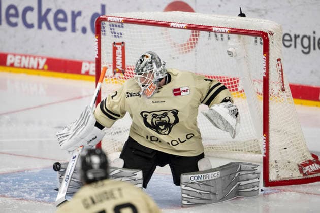 PENNY DEL 1 Cologne Sharks vs. Grizzly Wolfsburg, Cologne, September 18, 2026. Dustin Strahlmeier, Grizzly Wolfsburg, goaltender, 1. PENNY DEL 1 Cologne Sharks vs. Grizzly Wolfsburg on September 18, 2026, at KA2 in Cologne, Germany Copyright: xBEAUTIFULxSPORTS AndreasxDickx