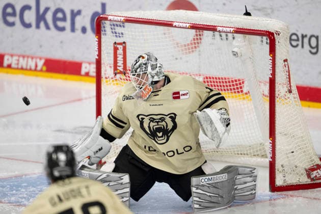 PENNY DEL 1 Cologne Sharks vs. Grizzly Wolfsburg, Cologne, September 18, 2026. Dustin Strahlmeier, Grizzly Wolfsburg, goaltender, 1. PENNY DEL 1 Cologne Sharks vs. Grizzly Wolfsburg on September 18, 2026, at KA2 in Cologne, Germany Copyright: xBEAUTIFULxSPORTS AndreasxDickx
