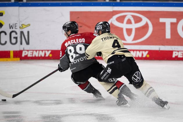 PENNY DEL 1 Kölner Haie vs. Grizzly Wolfsburg, Cologne, September 18, 2026 Gregor Macleod, Kölner Haie, forward, 89 Keaton Thompson, Grizzly Wolfsburg, defenseman, 4 PENNY DEL 1 Kölner Haie vs. Grizzly Wolfsburg on September 18, 2026, at KA2 in Cologne, Germany Copyright: xBEAUTIFULxSPORTS AndreasxDickx