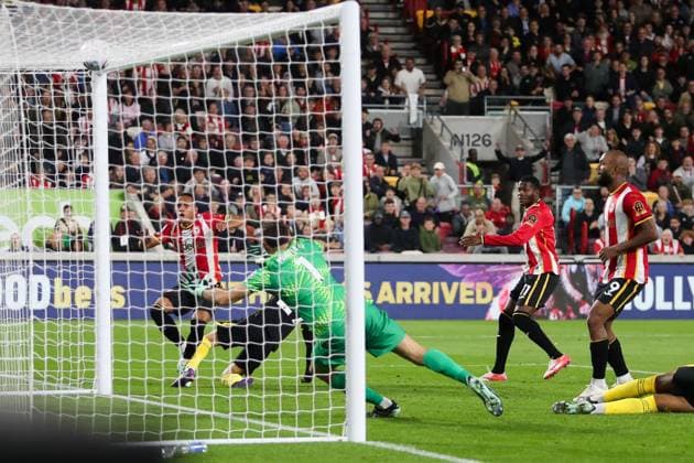 Fabio Carvalho of Brentford scores his team s third goal of the match Brentford v Chelsea, Premier League, Football, The Gtech Community Stadium, London, UK, 18 09 2026, England - 18 Sep 2026London The Gtech Community Stadium England United Kingdom EDITORIAL USE ONLY No use with unauthorised audio, video, data, fixture lists, club league logos or live services. Online in-match use limited to 120 images, no video emulation. No use in betting, games or single club league player publications.  Copyright: xHanc WiredxPhotos Shutterstockx 17157573aw