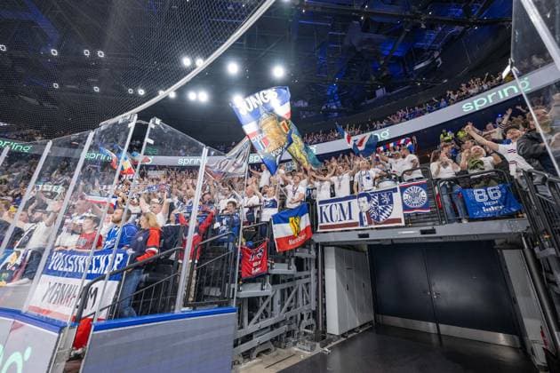 Mannheim fans in the visitors section after the game: GER, EHC Red Bull Munich vs. Adler Mannheim, ice hockey, DEL, 2026–2027 season, Matchday 1, September 18, 2026. Photo: HMB Media, Franz Feiner Copyright: HMBxMedia FranzxFeiner