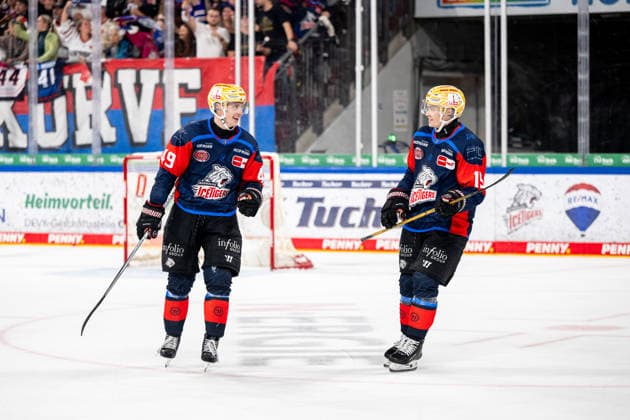 September 18, 2026 Ice Hockey Season 2026–2027 Penny DEL Nuremberg Ice Tigers Icetigers Augsburg Panthers Augsburg ThHa xthxhax Goal celebration, joy, cheering Nikolaus Heigl 15, Nuremberg Ice Tigers, NIT Thomas Heigl 49, Nuremberg Ice Tigers, NIT