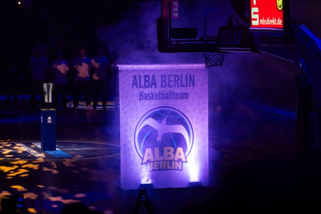 September 18, 2026, GER, BBL easyCredi Basketball Bundesliga Berlin, ALBA Berlin vs. Niners Chemnitz; ALBA Berlin s championship banner is unveiled at the Berlin Uber Arena in Berlin, Germany
