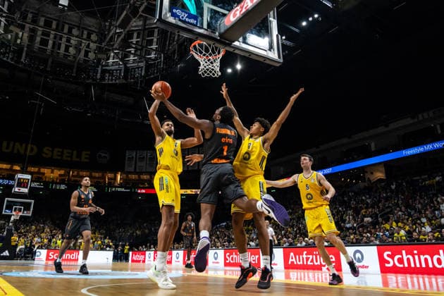 September 18, 2026, GER, BBL easyCredi Basketball Bundesliga Berlin, ALBA Berlin vs. Niners Chemnitz; Phlandrous Fleming Jr., Niners Chemnitz, 1; Jack Kayil, ALBA Berlin, 7; Berlin Uber Arena, Berlin, Germany