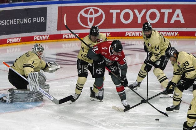 Cologne, DEL, 2026–2027 Season, Cologne Sharks vs. Wolfsburg Grizzlys, September 18, 2026, Lanxess Arena, Cologne; Dustin Strahlmeier, Goalie for the Wolfsburg Grizzlys; Marcel Noebels, Cologne Sharks; Julian Melchiri; Spencer Machacek;