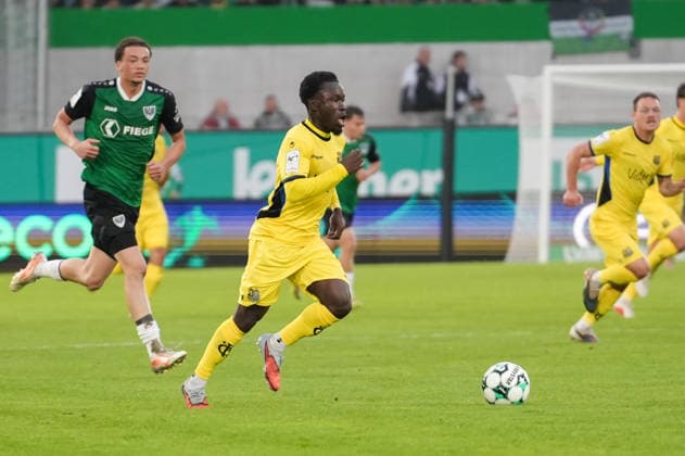 Germany 3rd Division 2026–2027, Matchday 6: SC Preußen Münster vs. 1 FC Saarbrücken, Wednesday, September 16, 2026, LVM Preußenstadion, Münster, North Rhine-Westphalia, Germany; Kelsey Owusu (1 FC Saarbrücken), No. 31, on the ball, solo run toward the goal Copyright: xMerlexKölkingx