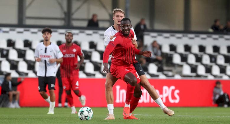 September 18, 2026, xfsx, Men s, Soccer, 2026–2027 Season, 3rd Division, Matchday 7: SC Verl vs. FC Würzburger Kickers; from left: Nick Seidel (SC Verl), Tarsis Bonga (FC Würzburger Kickers); Verl Sportclub Arena, North Rhine-Westphalia, Germany
