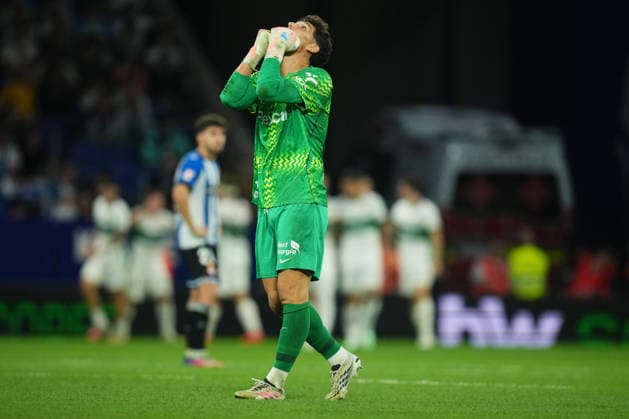 ESP: RCD Espanyol - Elche CF. La Liga EA Sports. Matchday 7 Matias Dituro of Elche CF celebrates the 1-3 during the La Liga EA Sports match between RCD Espanyol and Elche CF played at RCDE Stadium on September 18, 2026 in Barcelona, Spain. kpng Copyright: xBaguxBlancox xPRESSINPHOTOx PS_2627_ESP_ELC_800