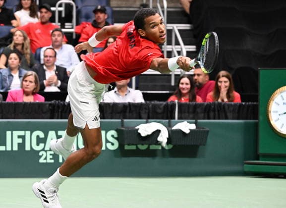 September 18, 2026, Quebec, Pq, Canada: Felix Auger-Aliassime of Canada plays Quentin Halys of France during a Davis Cup qualifier second round match at the Videotron Centre in Quebec City, Friday, Sept. 18, 2026. Canada News - September 18, 2026  - ZUMAc35_ 20260918_zaf_c35_138 Copyright: xJacquesxBoissinotx