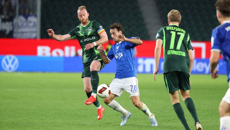 VfL vs. Darmstadt, 2. Bundesliga, Wolfsburg, September 18, 2026, Soccer, Men s, 2. Bundesliga, 2026–2027 Season, VfL Wolfsburg vs. SV Darmstadt 98 Maximilian Arnold (VfL Wolfsburg), Christopher Lannert (SV Darmstadt 98) DFL and DFB regulations prohibit any use of photographs as image sequences and or quasi-video Volkswagen Arena, Lower Saxony, Germany