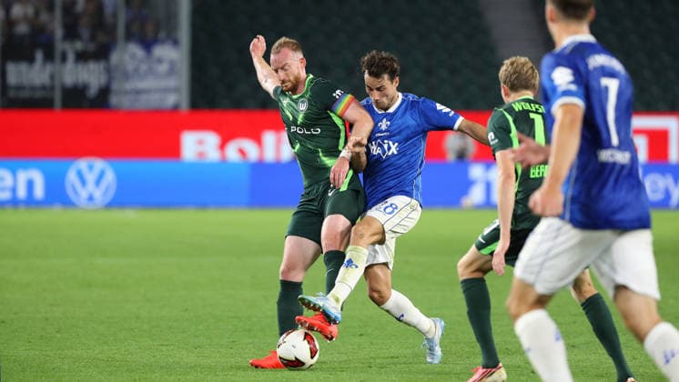 VfL vs. Darmstadt, 2. Bundesliga, Wolfsburg, September 18, 2026, Soccer, Men s, 2. Bundesliga, 2026–2027 Season, VfL Wolfsburg vs. SV Darmstadt 98 Maximilian Arnold (VfL Wolfsburg), Christopher Lannert (SV Darmstadt 98) DFL and DFB regulations prohibit any use of photographs as image sequences and or quasi-video Volkswagen Arena, Lower Saxony, Germany