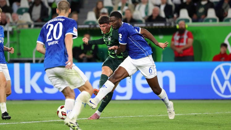 VfL vs. Darmstadt, 2. Bundesliga Wolfsburg, September 18, 2026, Soccer, Men s, 2. Bundesliga, 2026–2027 Season, VfL Wolfsburg vs. SV Darmstadt 98, Alessio Besio (VfL Wolfsburg), Patric Pfeiffer (SV Darmstadt 98). DFL and DFB regulations prohibit any use of photographs as image sequences and or quasi-video. Volkswagen Arena, Lower Saxony, Germany