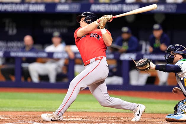 September 18, 2026, St. Petersburg, Florida, USA: Boston Red Sox center fielder Nate Eaton (18) flies out to Tampa Bay Rays right fielder Jonny DeLuca (21) during an MLB, Baseball Herren, USA game on September 18, 2026 at Tropicana Field. The Red Sox beat the Rays 4-2. St. Petersburg USA - ZUMAh180 20260918_zsp_h180_024 Copyright: xKimxHukarix