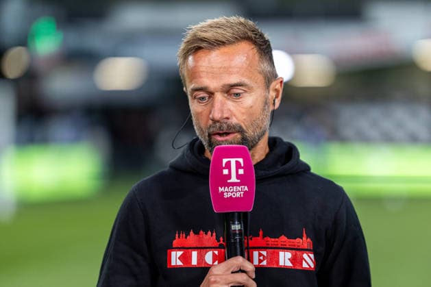 Michael Schiele, FC Würzburger Kickers, Head Coach, in an interview with Magenta Sport GER, SC Verl vs. FC Würzburger Kickers, Soccer, 3rd Division, Matchday 7, 2026–2027 Season, September 18, 2026 DFL regulations prohibit the use of photographs as image sequences and or quasi-video GER, SC Verl vs. FC Wuerzburger Kickers, soccer, 3. Liga, Matchday 7, 2026–2027 season, September 18, 2026, Verl Copyright: xEibner-Pressefoto JanxRollingerx EP_JSK