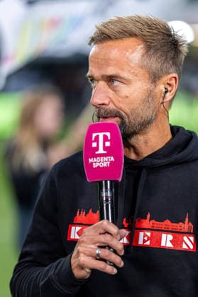 Michael Schiele, FC Würzburger Kickers, Head Coach, in an interview with Magenta Sport GER, SC Verl vs. FC Würzburger Kickers, Soccer, 3rd Division, Matchday 7, 2026–2027 Season, September 18, 2026 DFL regulations prohibit the use of photographs as image sequences and or quasi-video GER, SC Verl vs. FC Wuerzburger Kickers, soccer, 3. Liga, Matchday 7, 2026–2027 season, September 18, 2026, Verl Copyright: xEibner-Pressefoto JanxRollingerx EP_JSK