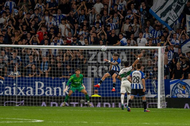 RCD Espanyol v Elche CF, Stage Front Stadium, CornellÃ de Llobregat, September 18, 2026, Spain - Matchday 7 - LaLiga EA Sports Roberto Fernandez of RCD Espanyol during the LaLiga EA Sports matchday 7 fixture between RCD Espanyol and Elche CF at Stage Front Stadium on September 18, 2026, in CornellÃ de Llobregat, Spain., Credit: 2026 Ãvan Sanchez Jimenez Ivan Sanchez Avalon  Copyright: x x2026xÃvanxSanchezxJimenezx xIvanxSanchezx xAvalonx 1136216264