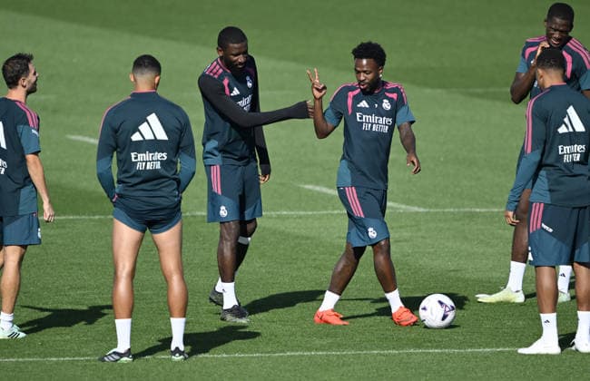 Real Madrid holds training session ahead of the LaLiga MADRID, SPAIN - SEPTEMBER 19: Antonio Rudiger (3rd L) and Vinicius Junior (3rd R) of Real Madrid take part in a training session ahead of the LaLiga Week 7 match against Atletico Madrid at the club s Ciudad Real Madrid training facilities in Valdebebas, Madrid, Spain, on September 19, 2026. Burak Akbulut Anadolu Madrid Spain. Editorial use only. Please get in touch for any other usage.  Copyright: x2026xAnadoluxBurakxAkbulutx