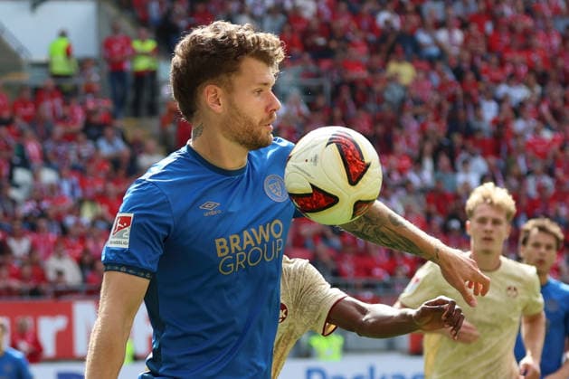 September 19, 2026, xrekx, Soccer, 2. Bundesliga, 1 FC Kaiserslautern vs. Eintracht Braunschweig, left: Kevin Ehlers, Eintracht Braunschweig. DFL and DFB regulations prohibit any use of photographs as image sequences and or quasi-video. Kaiserslautern